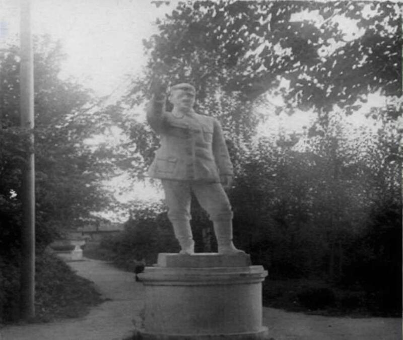 Памятник Сталину